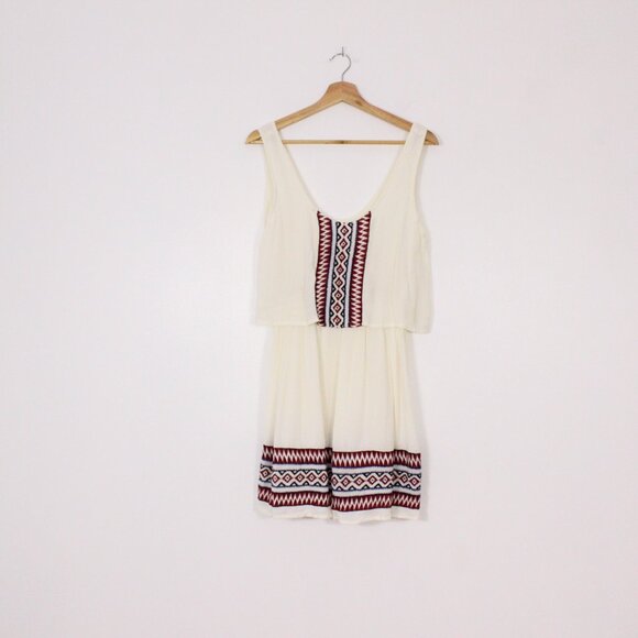 Forever 21 Cream and Red Aztec Midi Dress - Picture 3 of 6